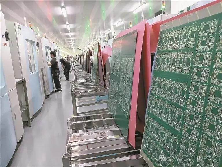 忙! 大连电路在手订单3.4亿, AI贡献大